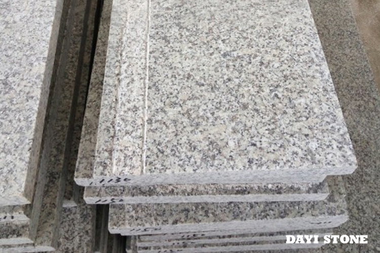 Steps Light Grey Granite G603 Top and front edge polished whit a flamed antislip - Dayi Stone